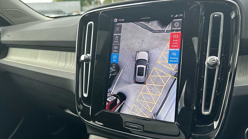 Volvo XC40 Ultra, B3 Mild hybrid, Petrol, Dark