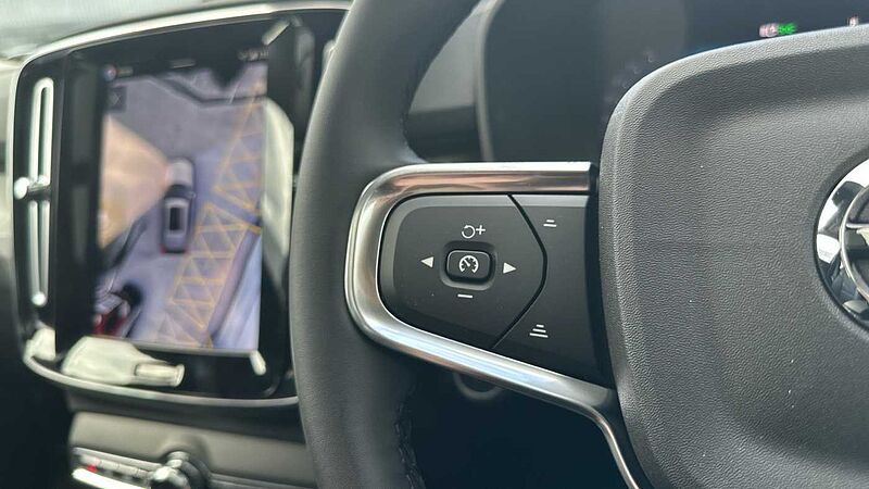 Volvo XC40 Ultra, B3 Mild hybrid, Petrol, Dark