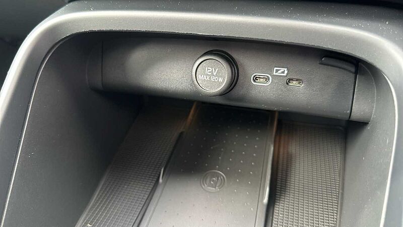 Volvo XC40 Ultra, B3 Mild hybrid, Petrol, Dark