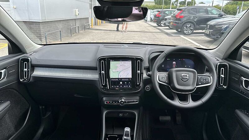 Volvo XC40 Ultra, B3 Mild hybrid, Petrol, Dark